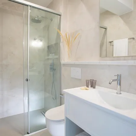 Aparthotel Lefko & 4*