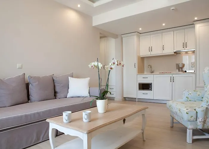 Lefko & Apartmanhotel Nidrí