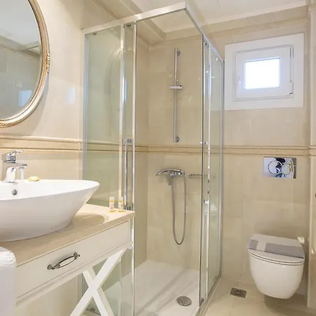 Aparthotel Lefko & 4*
