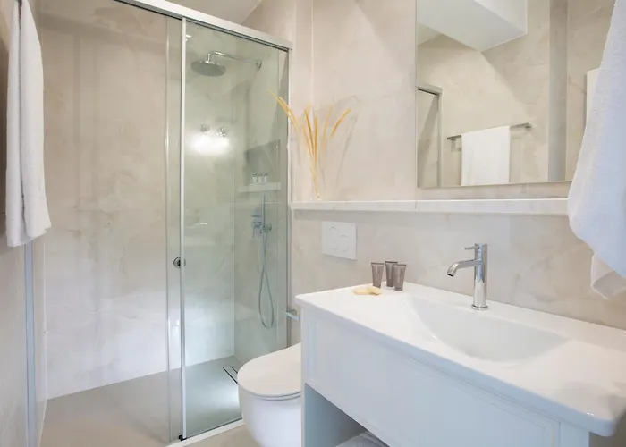 Aparthotel Lefko & 4*