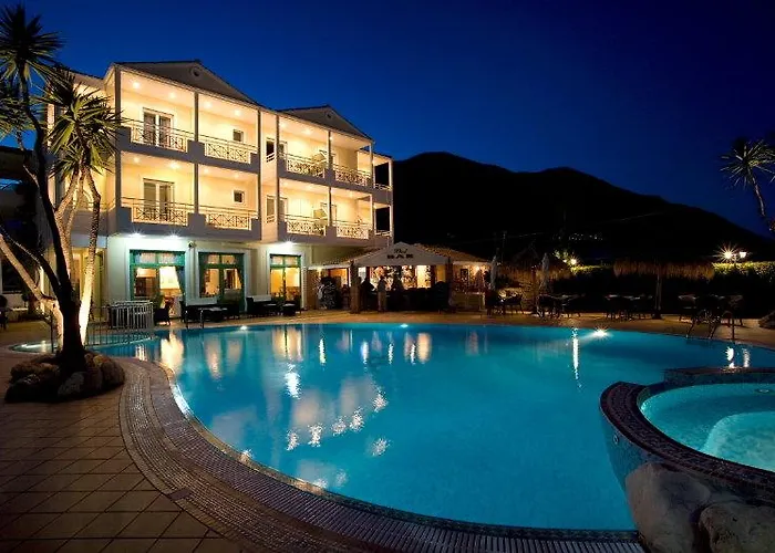 Lefko & Aparthotel 4*